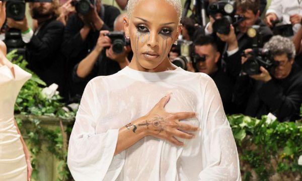 Doja Cat looks straight out of the shower in wet T-shirt dress on 2024 ...
